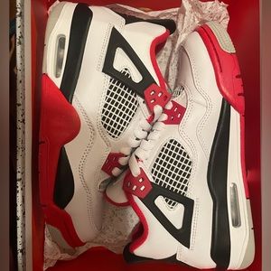 Air Jordan 4 Retro OG “Fire Red”